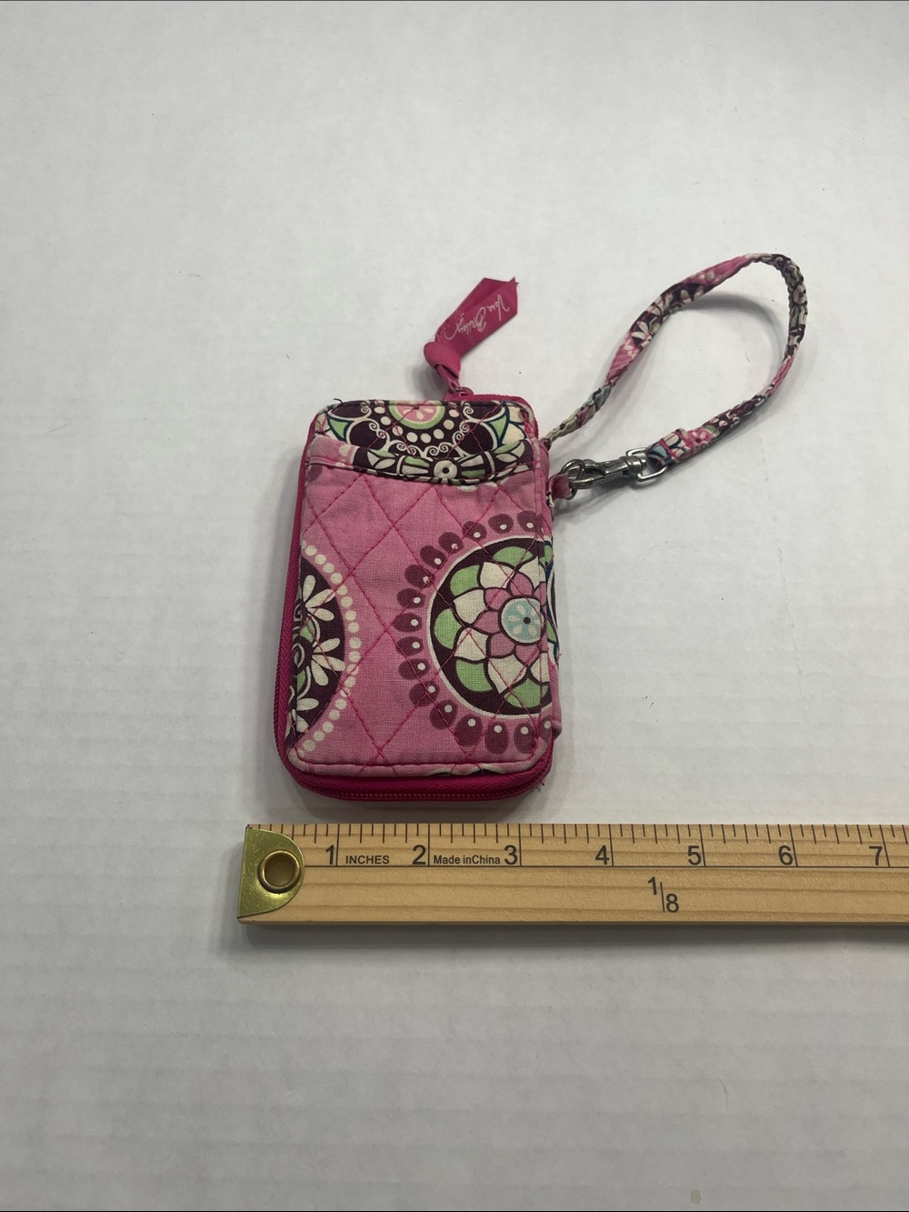 โจ Vera Bradley Pink Floral Wristlet Wallet ๐ธ๐ - Picture 4 of 5